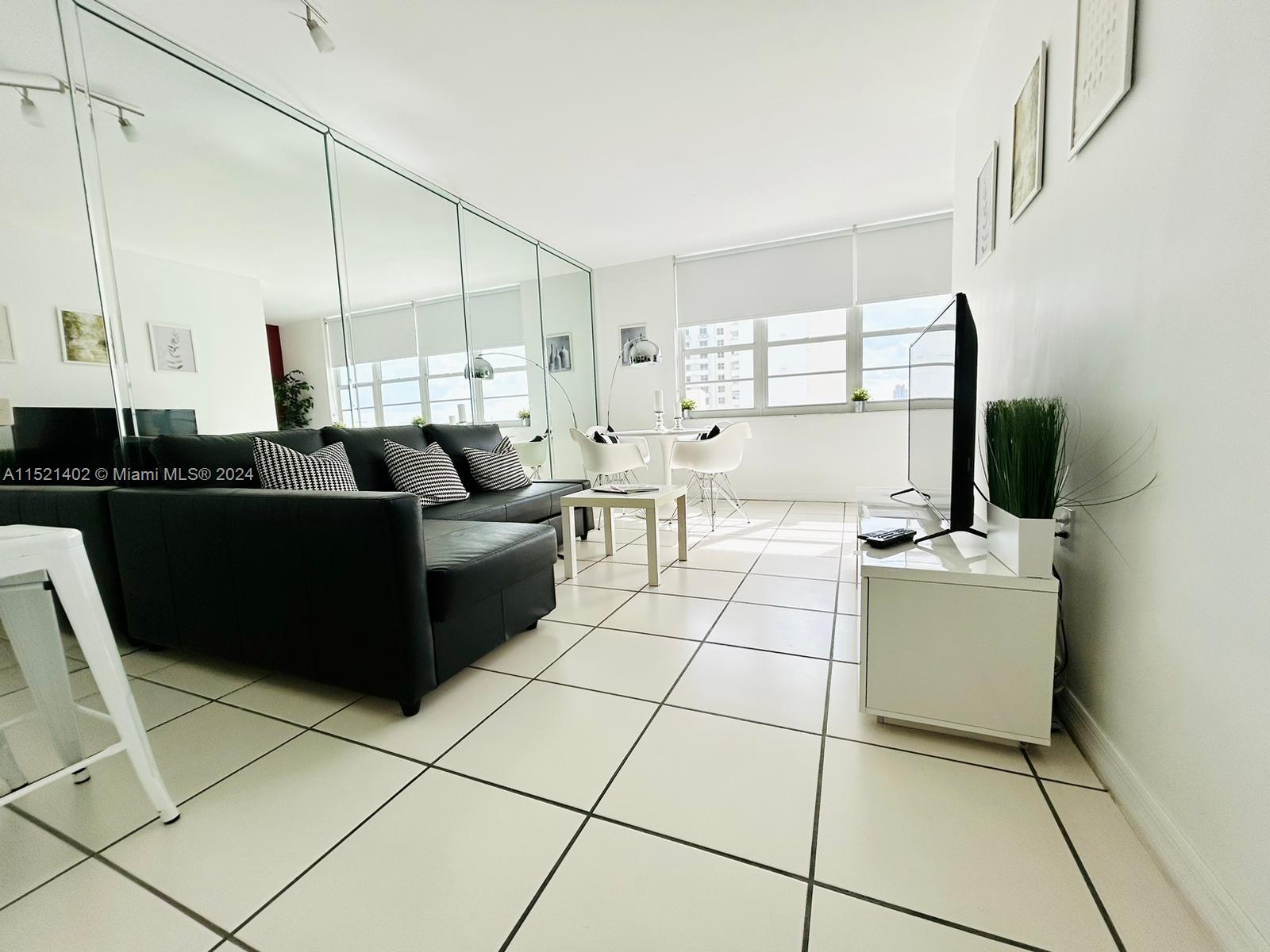 100 Lincoln Rd 1105, Miami Beach, Florida 33139, 1 Bedroom Bedrooms, ,1 BathroomBathrooms,Residential,For Sale,100 Lincoln Rd 1105,A11521402