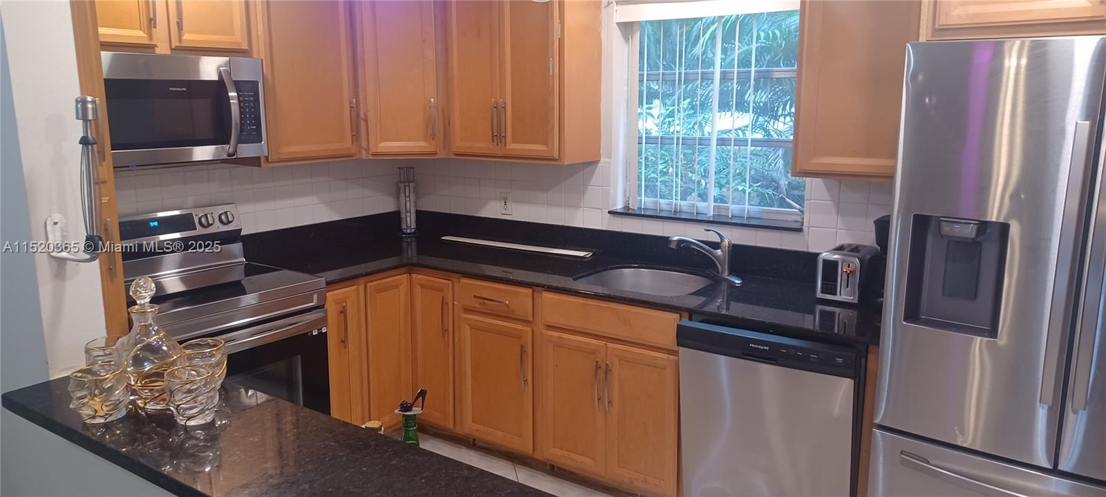 5383 SW 40th Ave 103, Dania Beach, Florida 33314, 2 Bedrooms Bedrooms, ,2 BathroomsBathrooms,Residential,For Sale,5383 SW 40th Ave 103,A11520365