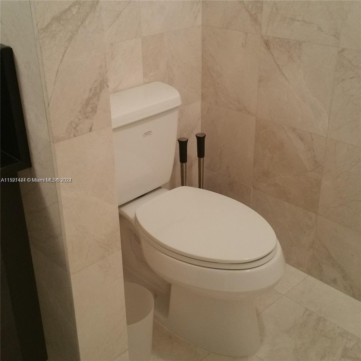 1865 S Ocean Dr 7B, Hallandale Beach, Florida 33009, 1 Bedroom Bedrooms, ,2 BathroomsBathrooms,Residential,For Sale,1865 S Ocean Dr 7B,A11521424