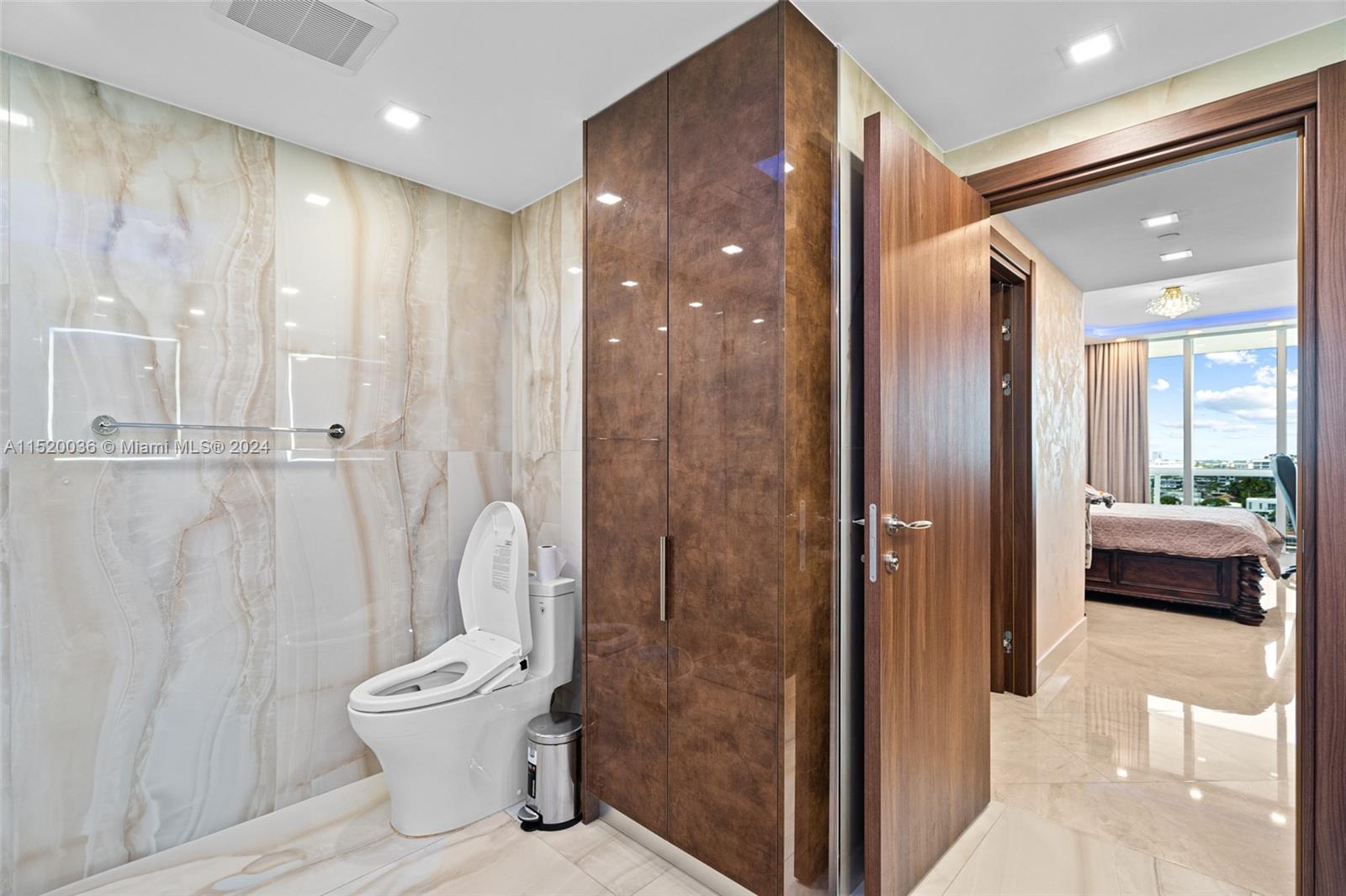 9559 Collins Ave S8-F, Surfside, Florida 33154, 1 Bedroom Bedrooms, ,2 BathroomsBathrooms,Residential,For Sale,9559 Collins Ave S8-F,A11520036
