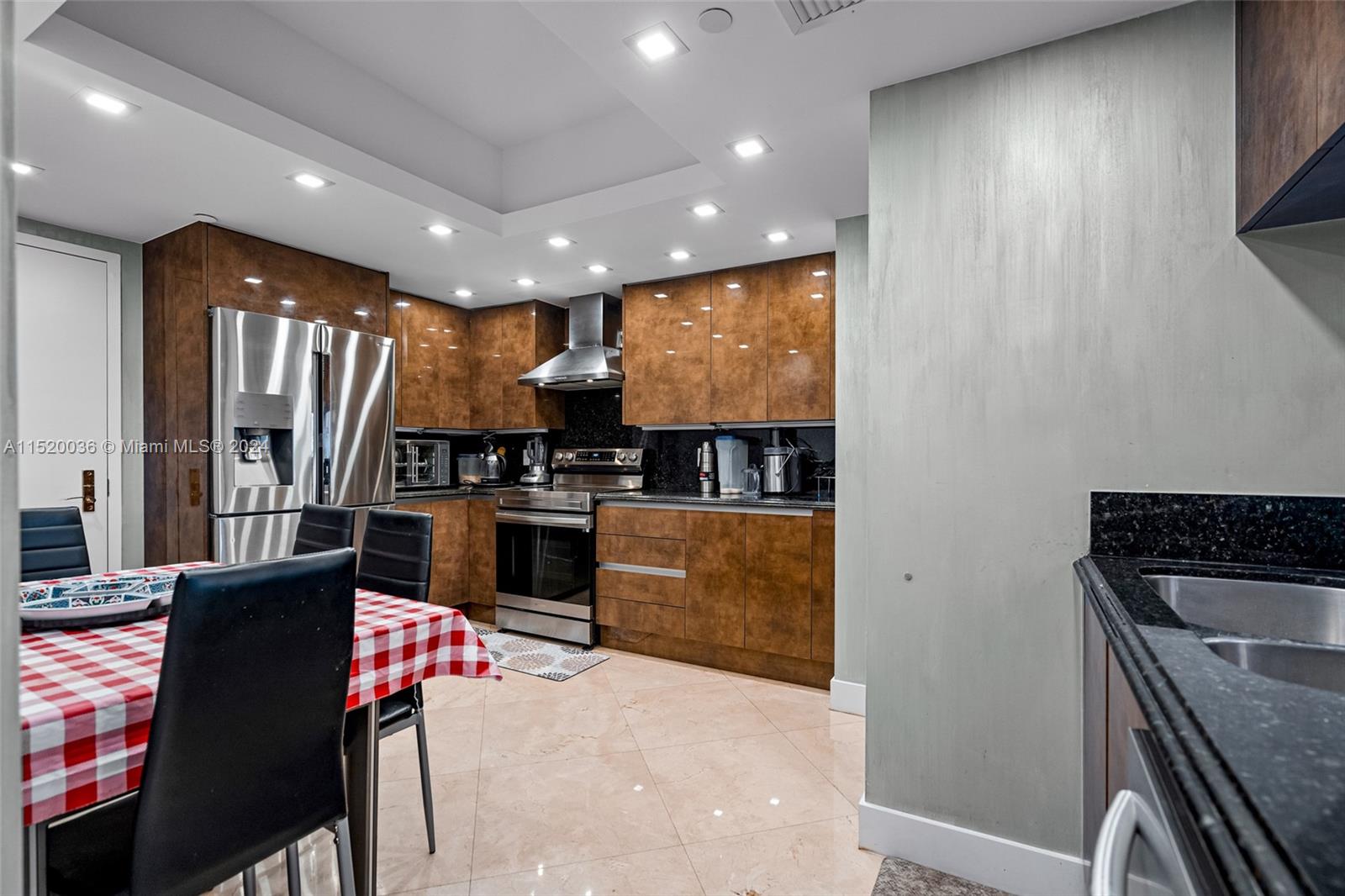 9559 Collins Ave S8-F, Surfside, Florida 33154, 1 Bedroom Bedrooms, ,2 BathroomsBathrooms,Residential,For Sale,9559 Collins Ave S8-F,A11520036