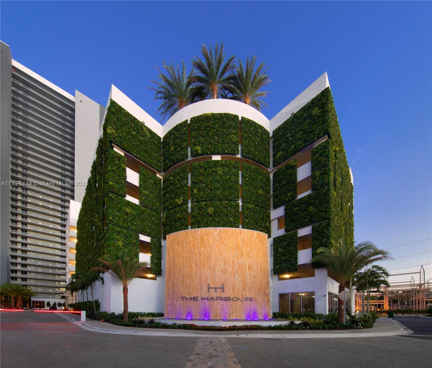 16385 Biscayne Blvd 602, North Miami Beach, Florida 33160, 1 Bedroom Bedrooms, ,2 BathroomsBathrooms,Residentiallease,For Rent,16385 Biscayne Blvd 602,A11521449