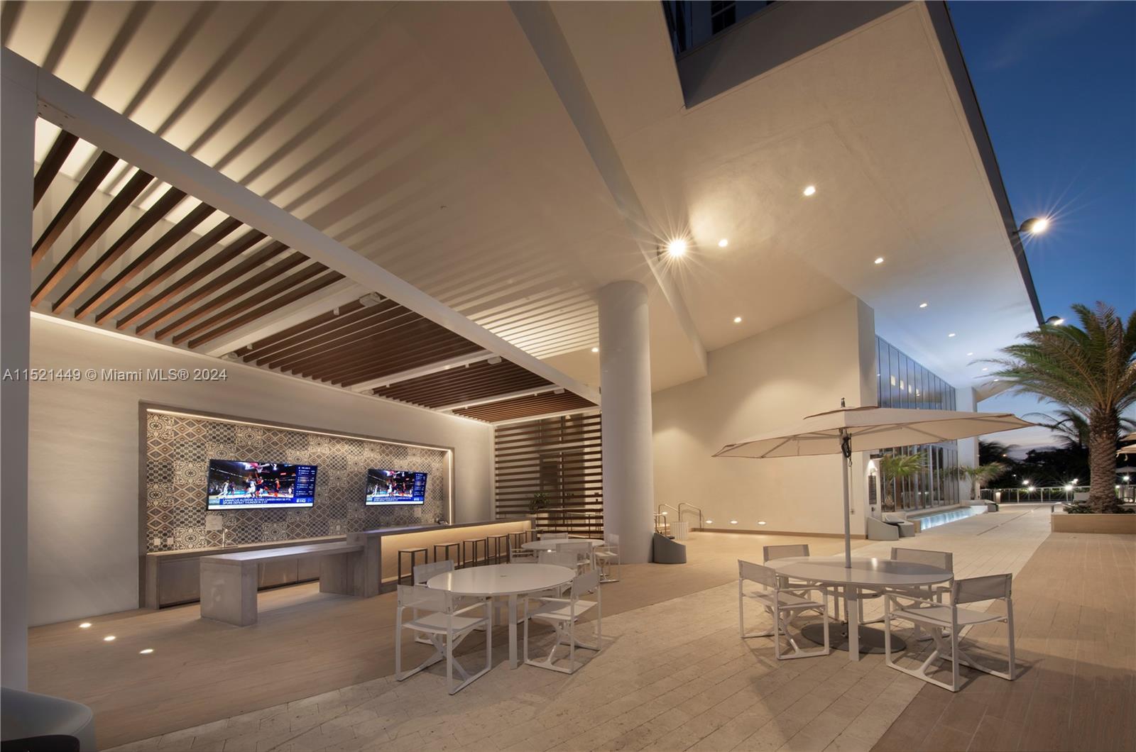 16385 Biscayne Blvd 602, North Miami Beach, Florida 33160, 1 Bedroom Bedrooms, ,2 BathroomsBathrooms,Residentiallease,For Rent,16385 Biscayne Blvd 602,A11521449