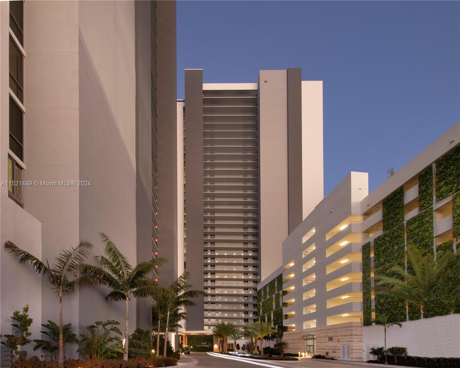 16385 Biscayne Blvd 602, North Miami Beach, Florida 33160, 1 Bedroom Bedrooms, ,2 BathroomsBathrooms,Residentiallease,For Rent,16385 Biscayne Blvd 602,A11521449