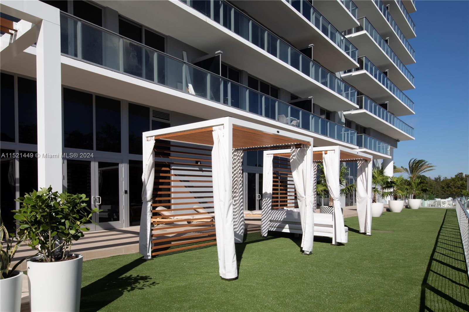 16385 Biscayne Blvd 602, North Miami Beach, Florida 33160, 1 Bedroom Bedrooms, ,2 BathroomsBathrooms,Residentiallease,For Rent,16385 Biscayne Blvd 602,A11521449