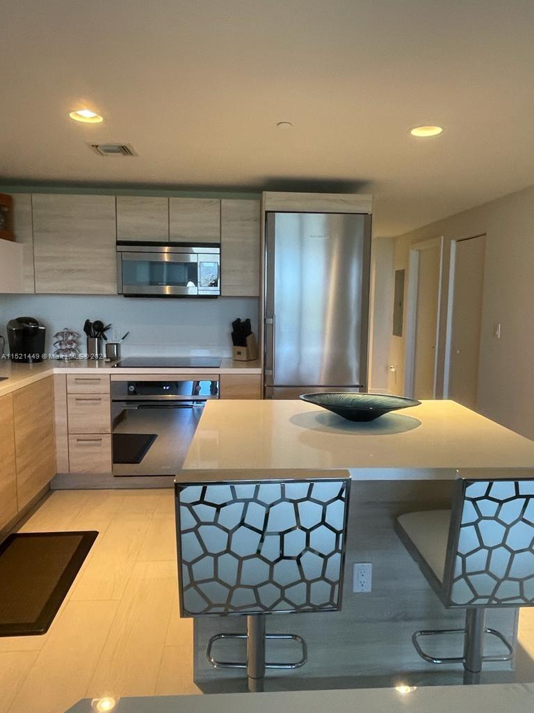 16385 Biscayne Blvd 602, North Miami Beach, Florida 33160, 1 Bedroom Bedrooms, ,2 BathroomsBathrooms,Residentiallease,For Rent,16385 Biscayne Blvd 602,A11521449