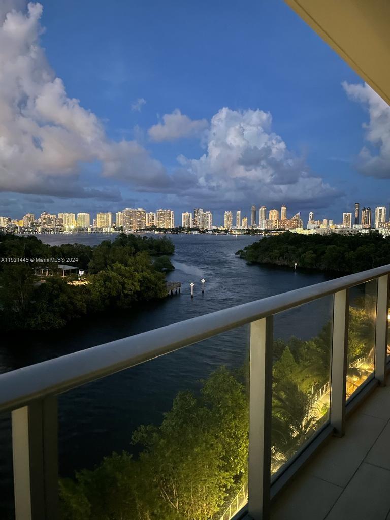 16385 Biscayne Blvd 602, North Miami Beach, Florida 33160, 1 Bedroom Bedrooms, ,2 BathroomsBathrooms,Residentiallease,For Rent,16385 Biscayne Blvd 602,A11521449