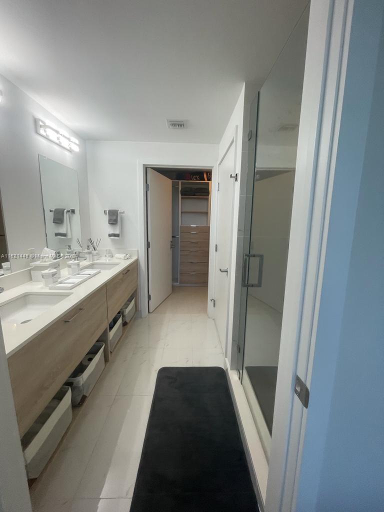 16385 Biscayne Blvd 602, North Miami Beach, Florida 33160, 1 Bedroom Bedrooms, ,2 BathroomsBathrooms,Residentiallease,For Rent,16385 Biscayne Blvd 602,A11521449