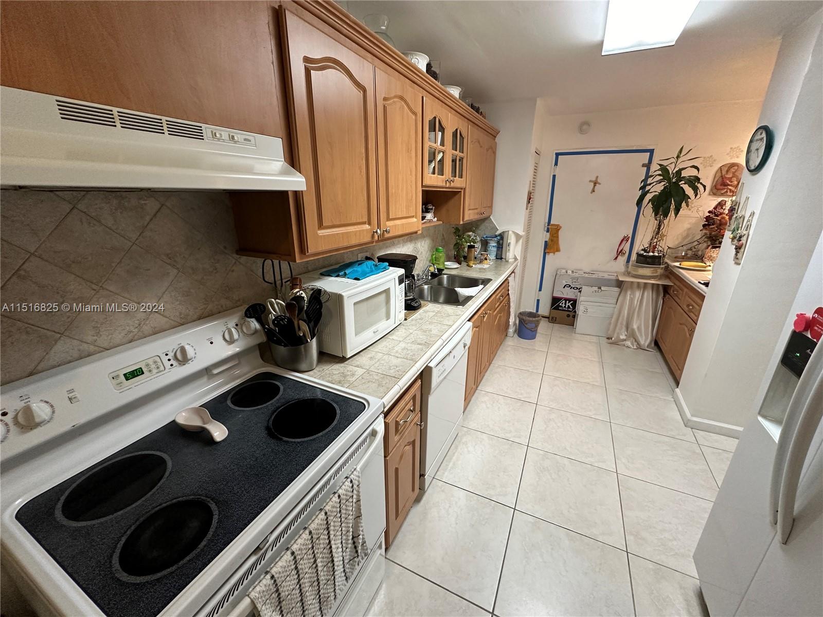 7135 Collins Ave 1721, Miami Beach, Florida 33141, 1 Bedroom Bedrooms, ,2 BathroomsBathrooms,Residential,For Sale,7135 Collins Ave 1721,A11516825