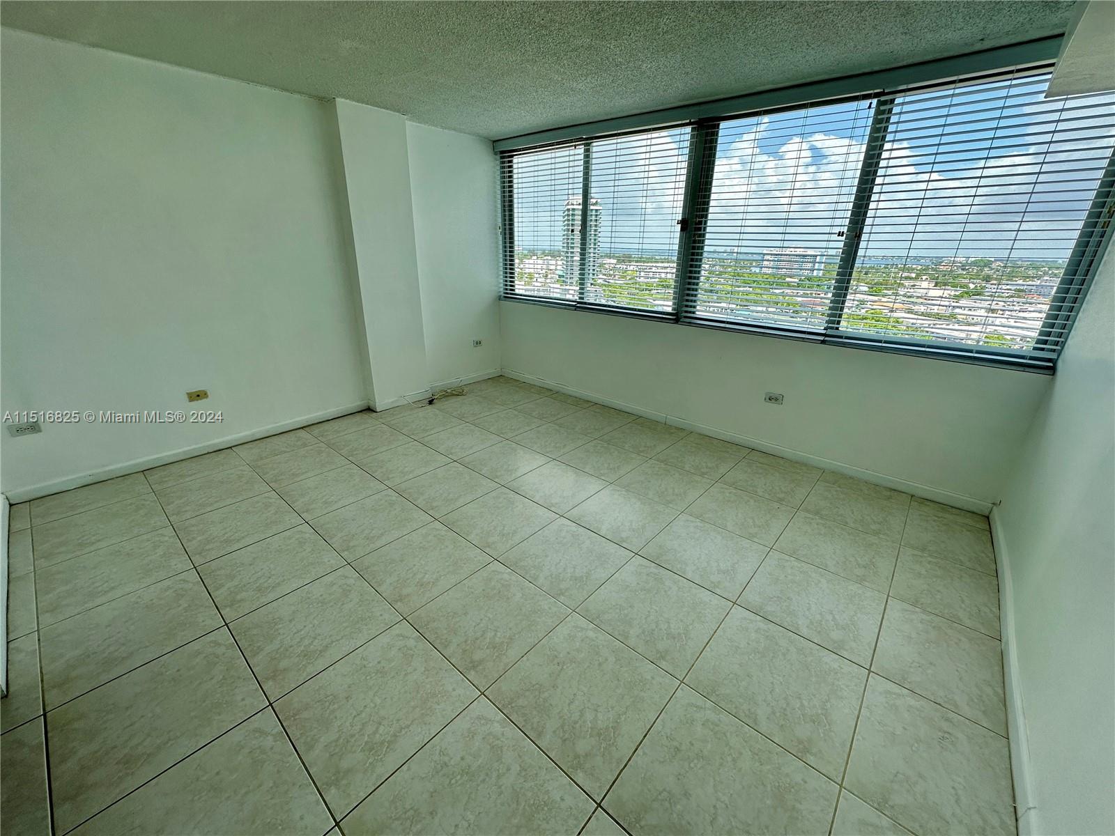 7135 Collins Ave 1721, Miami Beach, Florida 33141, 1 Bedroom Bedrooms, ,2 BathroomsBathrooms,Residential,For Sale,7135 Collins Ave 1721,A11516825