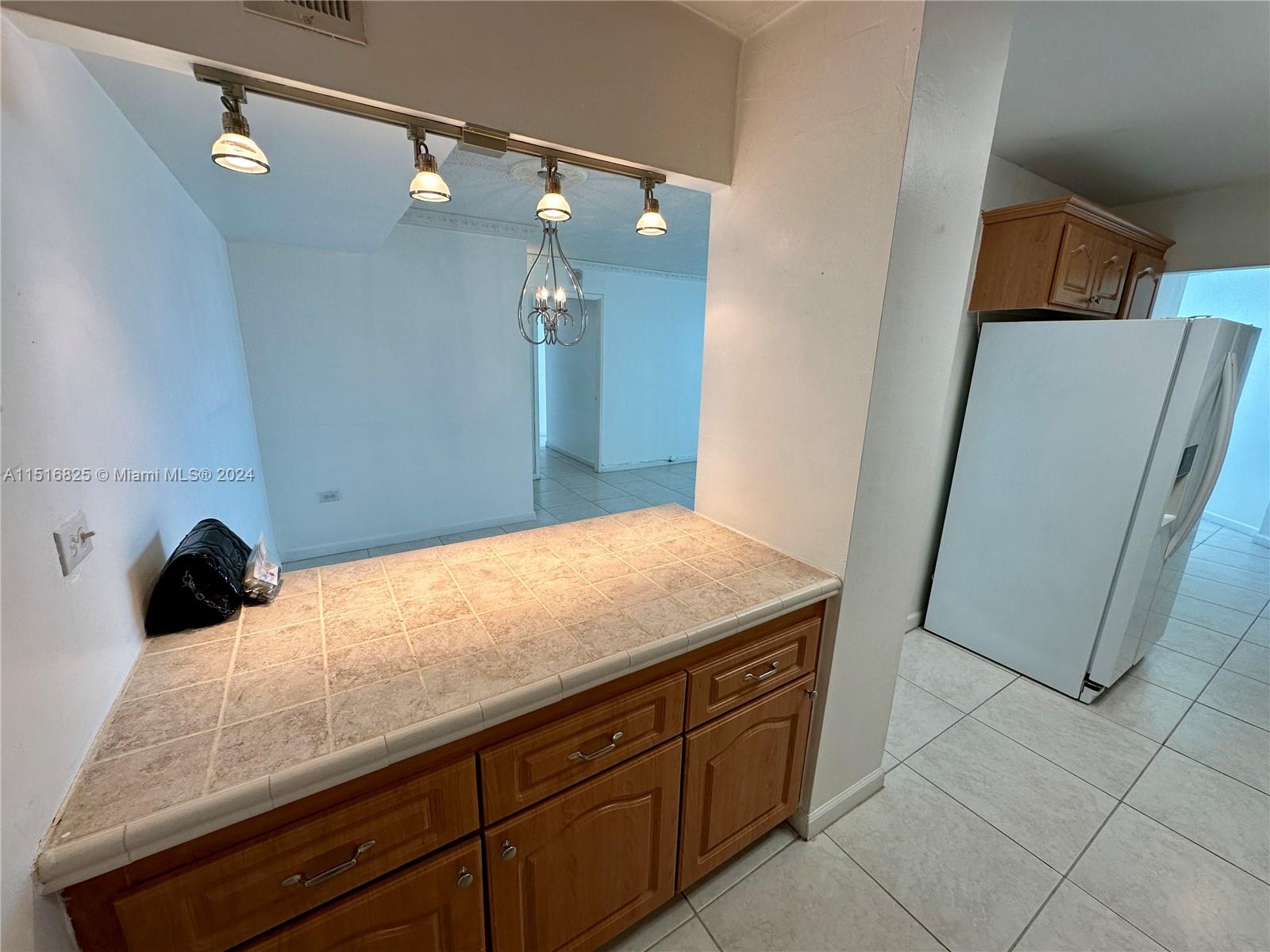 7135 Collins Ave 1721, Miami Beach, Florida 33141, 1 Bedroom Bedrooms, ,2 BathroomsBathrooms,Residential,For Sale,7135 Collins Ave 1721,A11516825