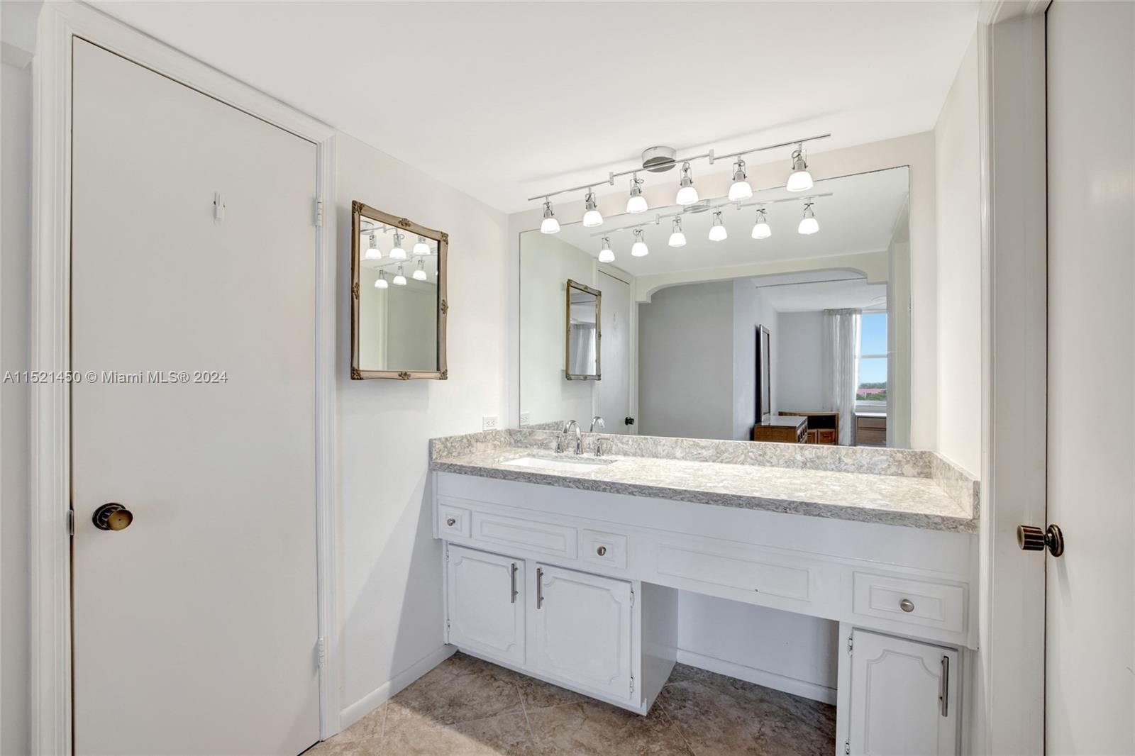5200 N Ocean Blvd 710B, Lauderdale By The Sea, Florida 33308, 2 Bedrooms Bedrooms, ,2 BathroomsBathrooms,Residential,For Sale,5200 N Ocean Blvd 710B,A11521450