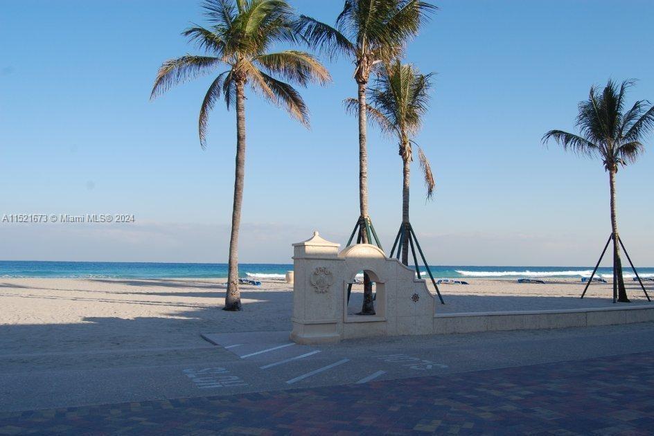 2100 Van Buren St 313, Hollywood, Florida 33020, 1 Bedroom Bedrooms, ,1 BathroomBathrooms,Residential,For Sale,2100 Van Buren St 313,A11521673