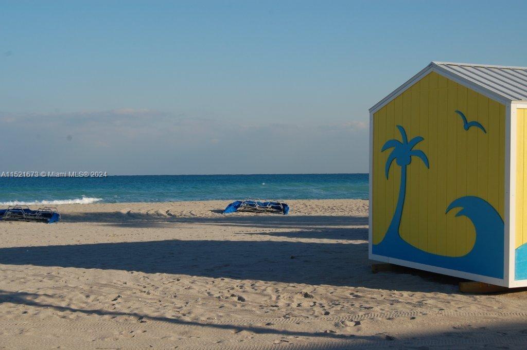 2100 Van Buren St 313, Hollywood, Florida 33020, 1 Bedroom Bedrooms, ,1 BathroomBathrooms,Residential,For Sale,2100 Van Buren St 313,A11521673