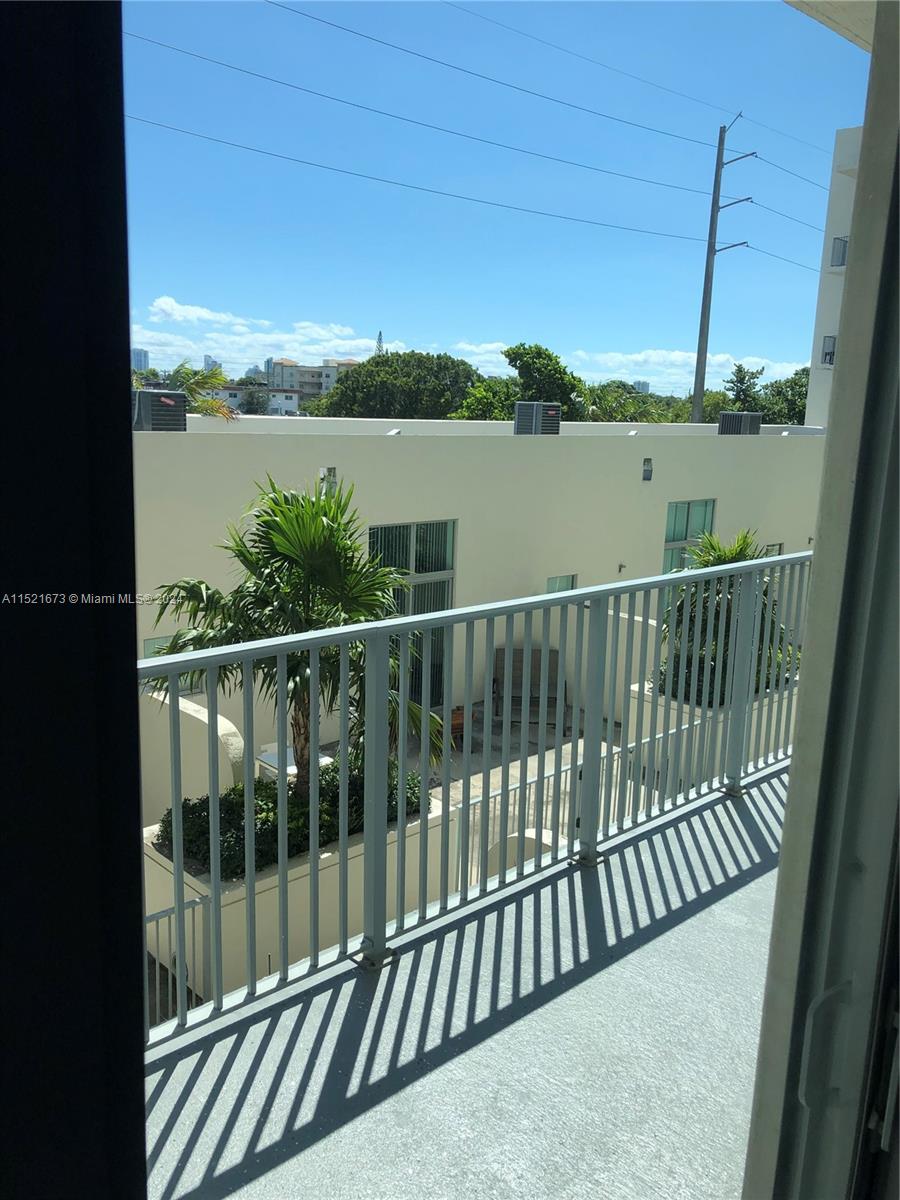 2100 Van Buren St 313, Hollywood, Florida 33020, 1 Bedroom Bedrooms, ,1 BathroomBathrooms,Residential,For Sale,2100 Van Buren St 313,A11521673
