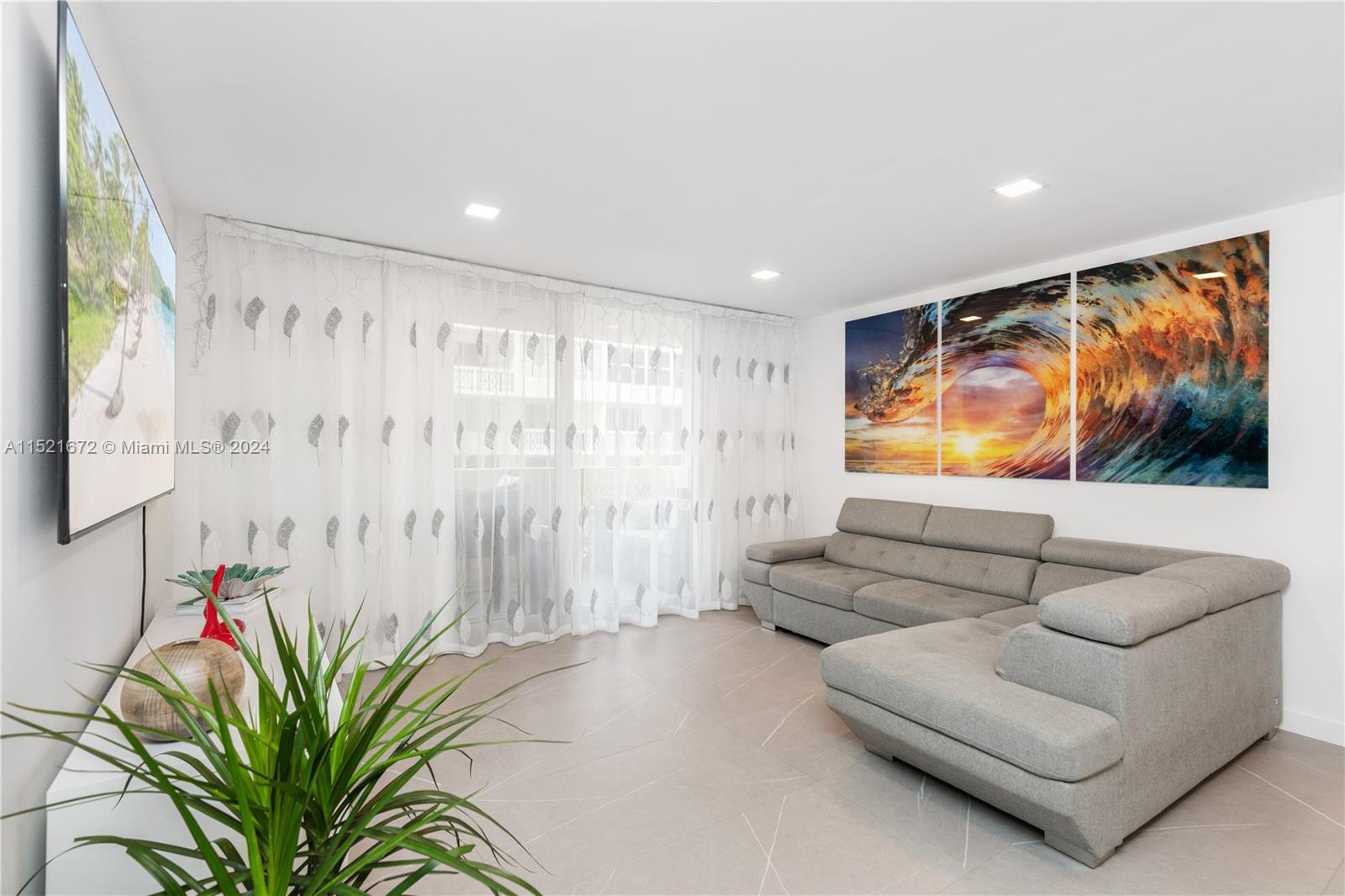 1833 S Ocean Dr 1009, Hallandale Beach, Florida 33009, 2 Bedrooms Bedrooms, ,2 BathroomsBathrooms,Residential,For Sale,1833 S Ocean Dr 1009,A11521672