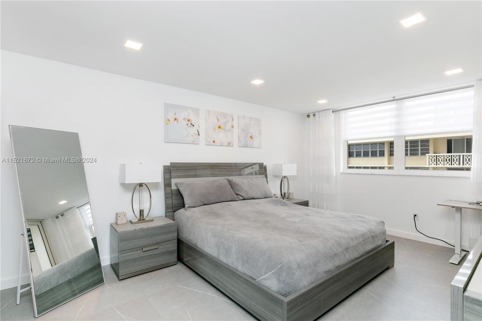 1833 S Ocean Dr 1009, Hallandale Beach, Florida 33009, 2 Bedrooms Bedrooms, ,2 BathroomsBathrooms,Residential,For Sale,1833 S Ocean Dr 1009,A11521672