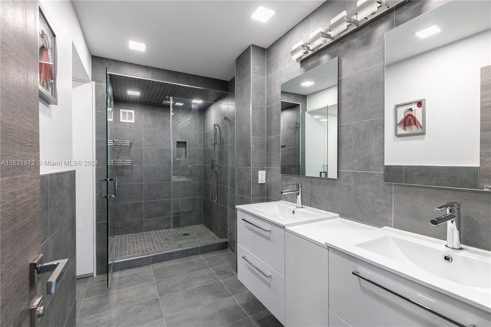 1833 S Ocean Dr 1009, Hallandale Beach, Florida 33009, 2 Bedrooms Bedrooms, ,2 BathroomsBathrooms,Residential,For Sale,1833 S Ocean Dr 1009,A11521672