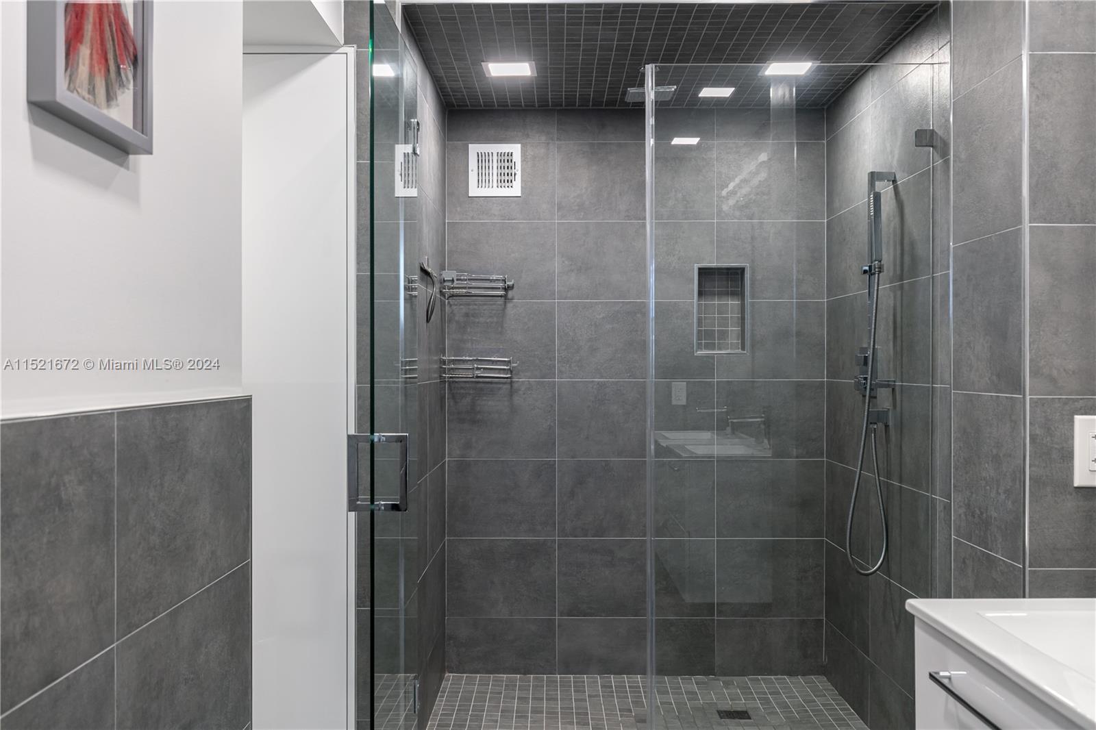 1833 S Ocean Dr 1009, Hallandale Beach, Florida 33009, 2 Bedrooms Bedrooms, ,2 BathroomsBathrooms,Residential,For Sale,1833 S Ocean Dr 1009,A11521672