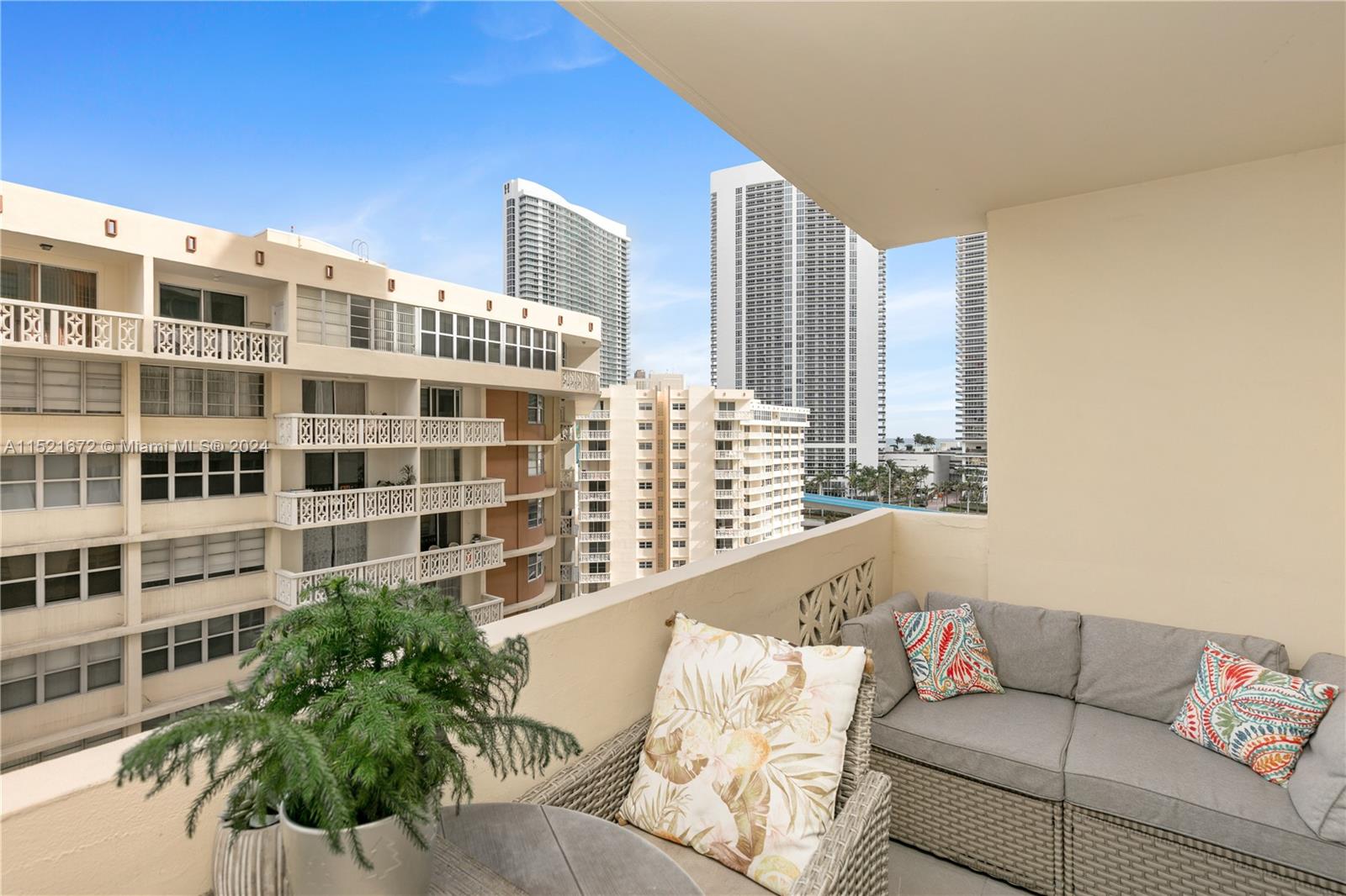 1833 S Ocean Dr 1009, Hallandale Beach, Florida 33009, 2 Bedrooms Bedrooms, ,2 BathroomsBathrooms,Residential,For Sale,1833 S Ocean Dr 1009,A11521672