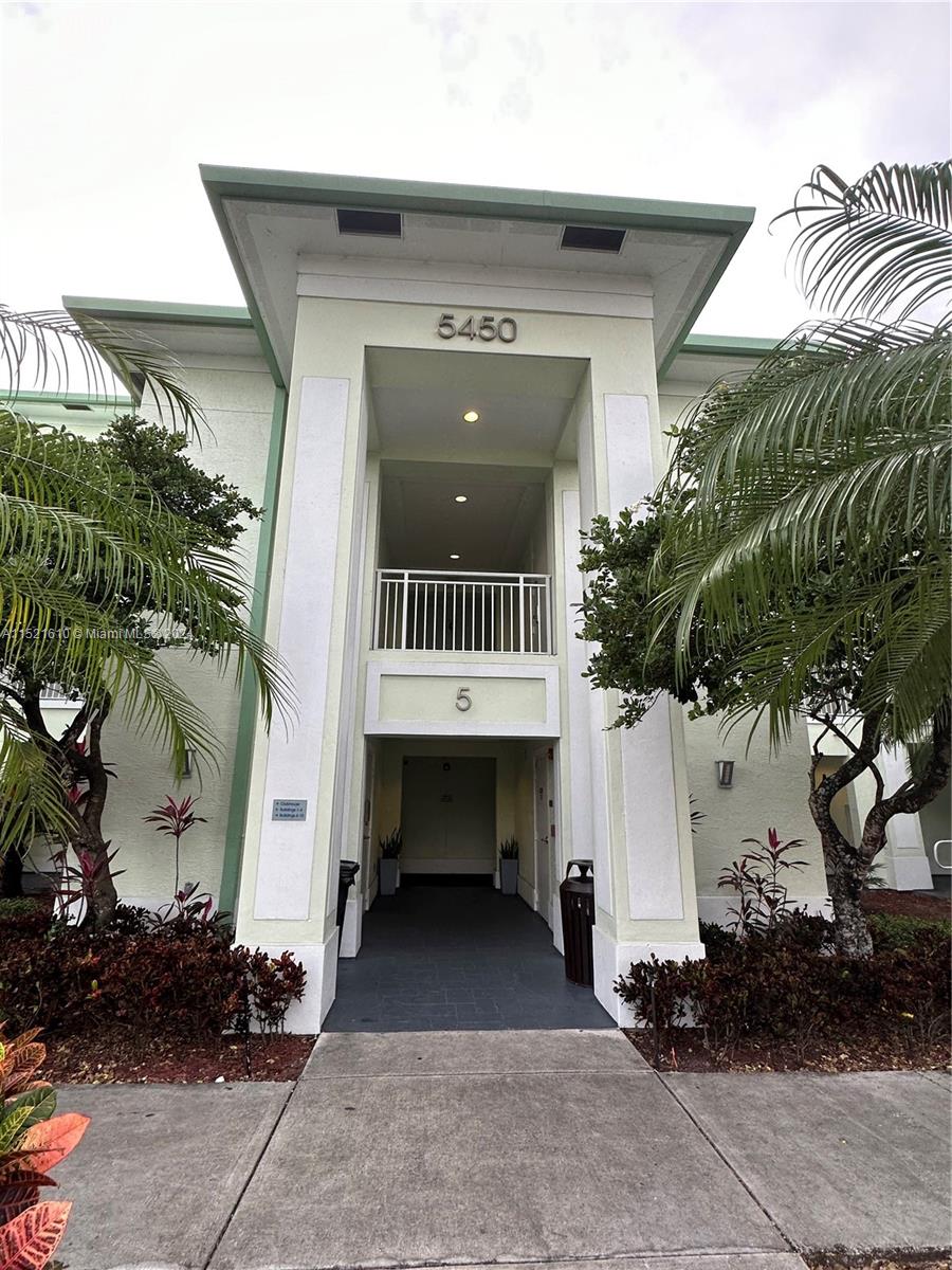 5300 NW 87th Ave 510, Doral, Florida 33178, 1 Bedroom Bedrooms, ,1 BathroomBathrooms,Residential,For Sale,5300 NW 87th Ave 510,A11521610