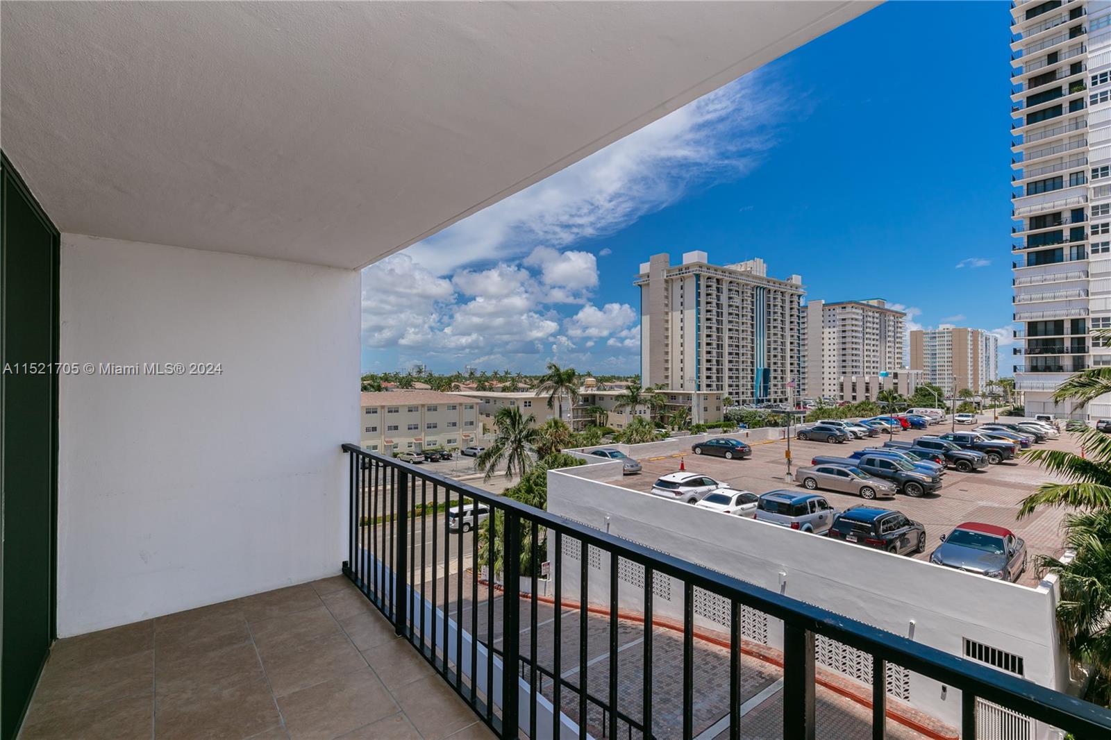 2401 S Ocean Dr 404, Hollywood, Florida 33019, 2 Bedrooms Bedrooms, ,2 BathroomsBathrooms,Residentiallease,For Rent,2401 S Ocean Dr 404,A11521705