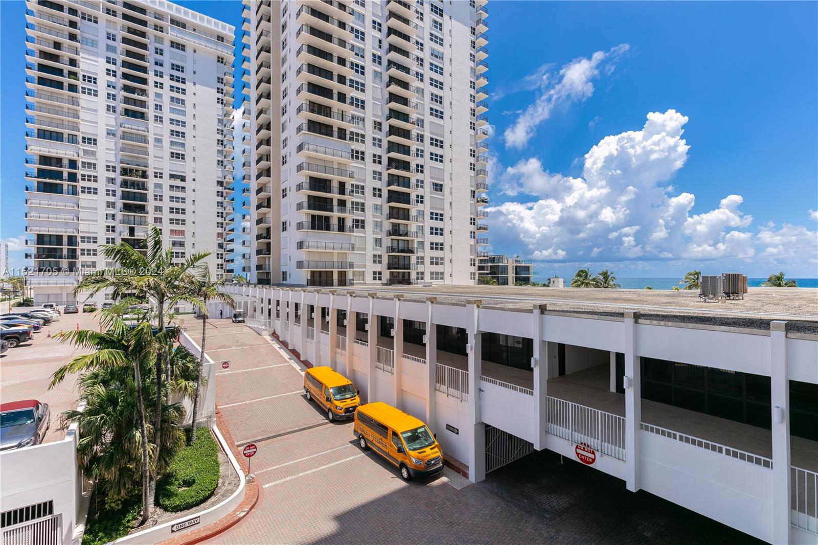 2401 S Ocean Dr 404, Hollywood, Florida 33019, 2 Bedrooms Bedrooms, ,2 BathroomsBathrooms,Residentiallease,For Rent,2401 S Ocean Dr 404,A11521705