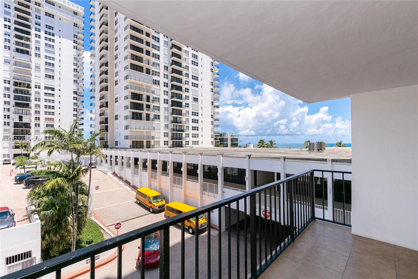 2401 S Ocean Dr 404, Hollywood, Florida 33019, 2 Bedrooms Bedrooms, ,2 BathroomsBathrooms,Residentiallease,For Rent,2401 S Ocean Dr 404,A11521705