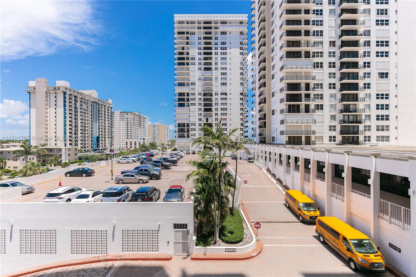 2401 S Ocean Dr 404, Hollywood, Florida 33019, 2 Bedrooms Bedrooms, ,2 BathroomsBathrooms,Residentiallease,For Rent,2401 S Ocean Dr 404,A11521705