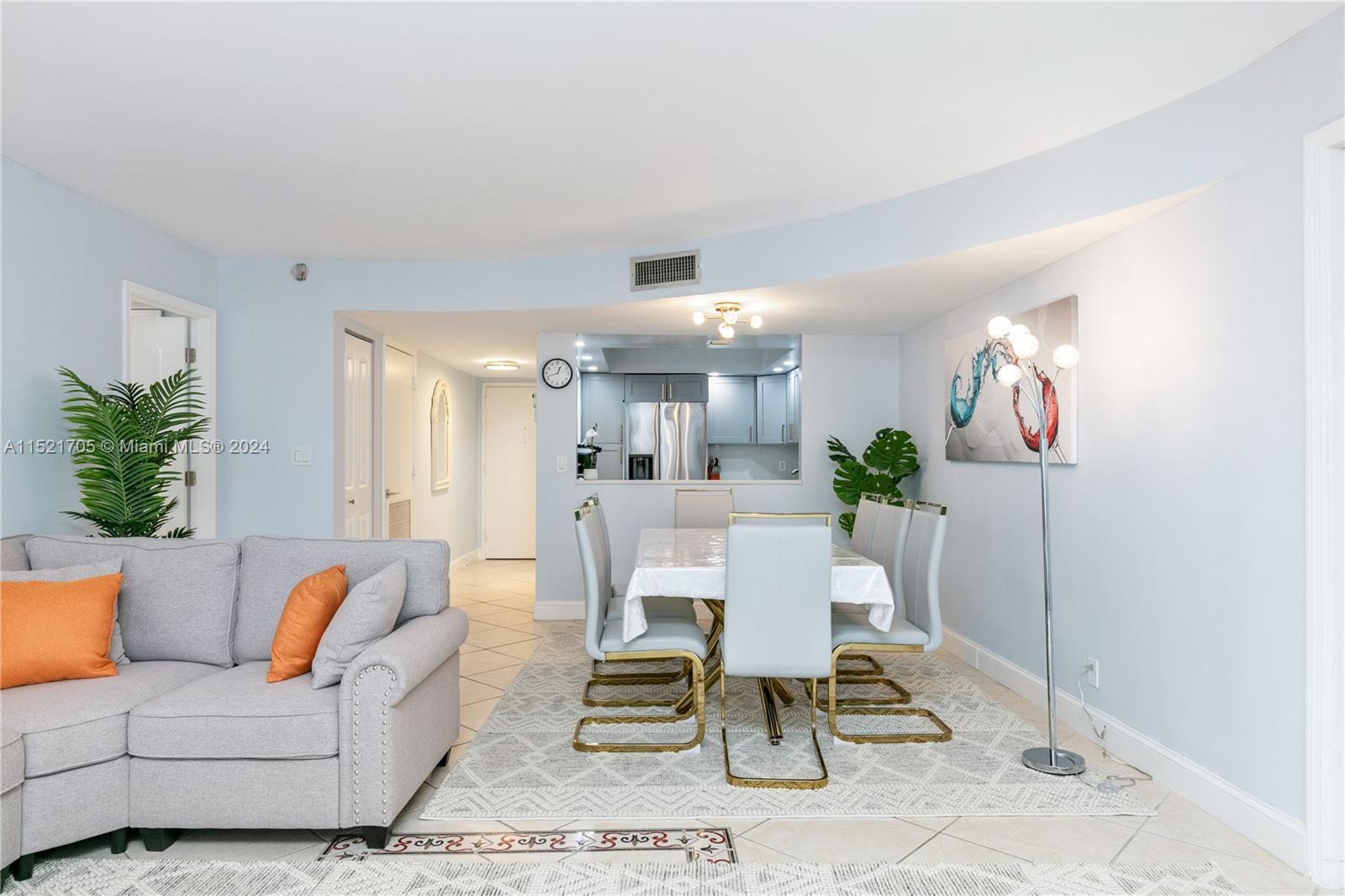 2401 S Ocean Dr 404, Hollywood, Florida 33019, 2 Bedrooms Bedrooms, ,2 BathroomsBathrooms,Residentiallease,For Rent,2401 S Ocean Dr 404,A11521705