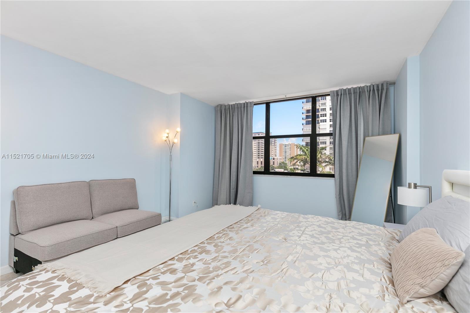 2401 S Ocean Dr 404, Hollywood, Florida 33019, 2 Bedrooms Bedrooms, ,2 BathroomsBathrooms,Residentiallease,For Rent,2401 S Ocean Dr 404,A11521705
