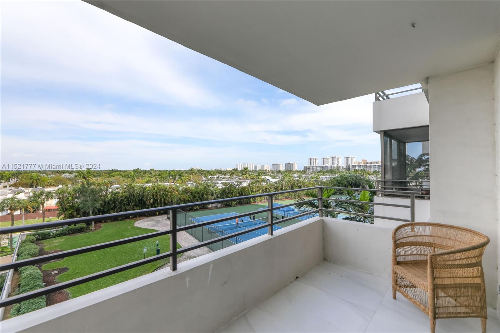 600 Three Islands Blvd 403, Hallandale Beach, Florida 33009, 2 Bedrooms Bedrooms, ,2 BathroomsBathrooms,Residential,For Sale,600 Three Islands Blvd 403,A11521777