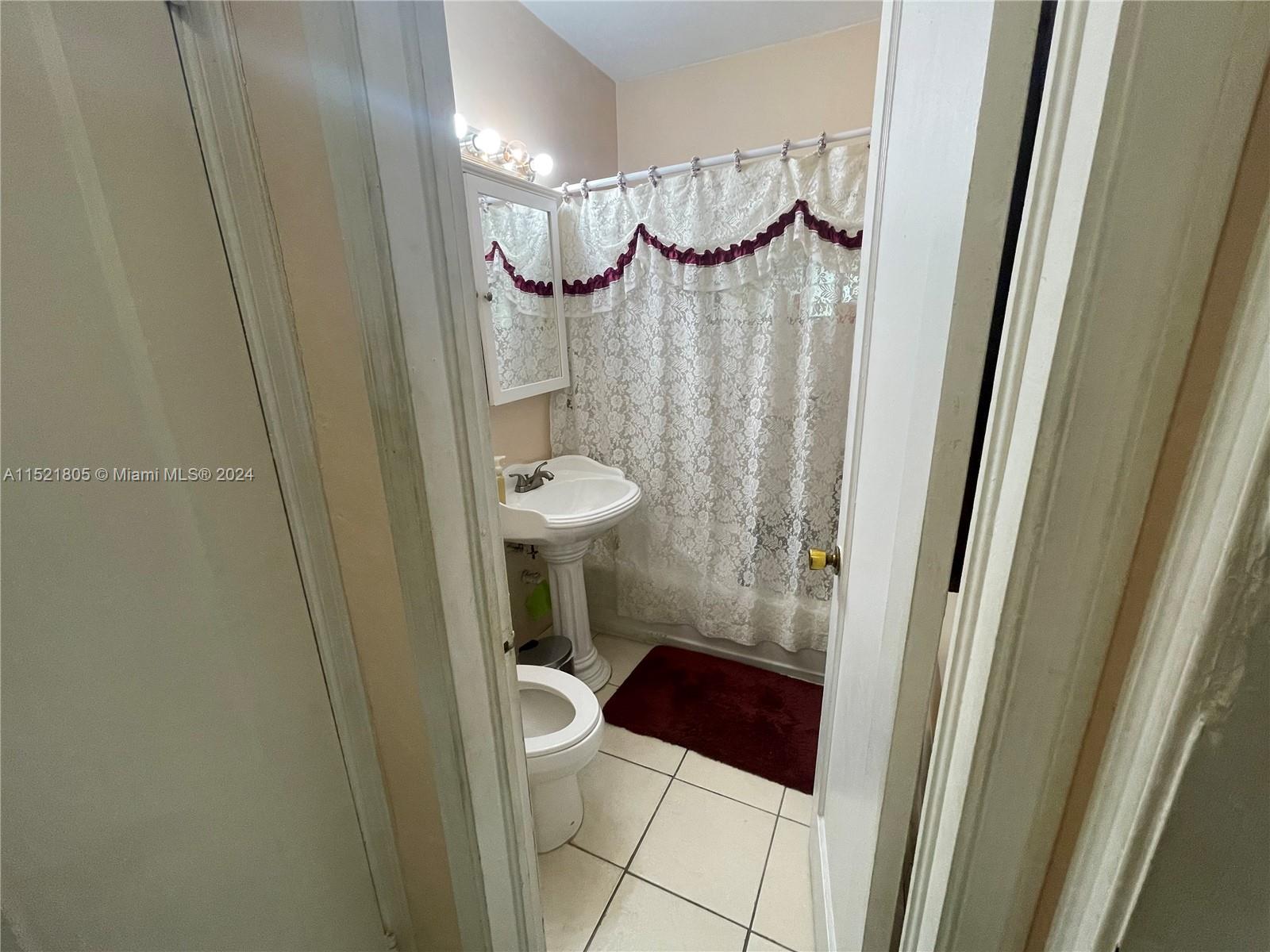159 E 7th St, Hialeah, Florida 33010, 4 Bedrooms Bedrooms, ,2 BathroomsBathrooms,Residential,For Sale,159 E 7th St,A11521805