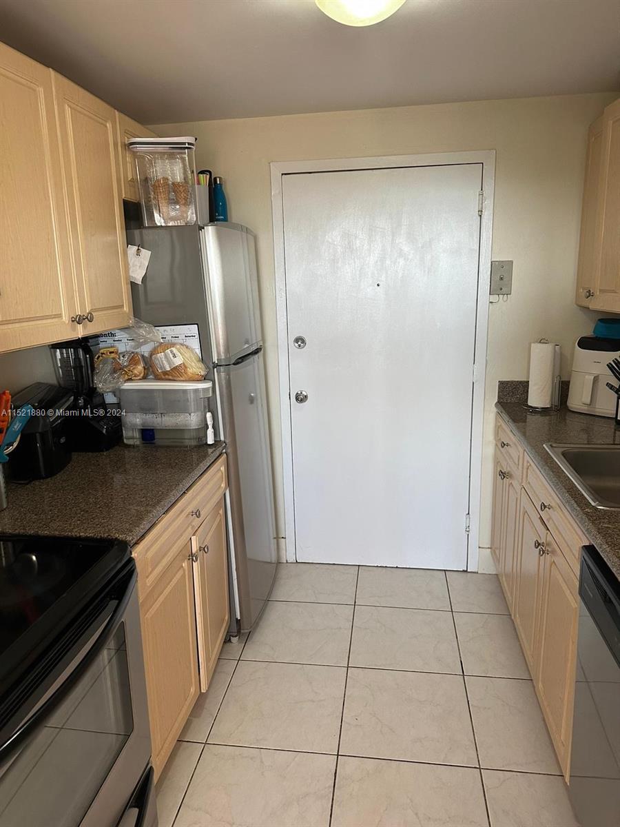 2000 NE 135th St 1004, North Miami, Florida 33181, 2 Bedrooms Bedrooms, ,2 BathroomsBathrooms,Residential,For Sale,2000 NE 135th St 1004,A11521880