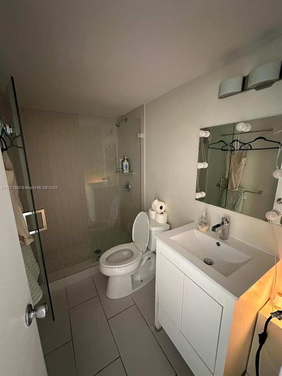 2000 NE 135th St 1004, North Miami, Florida 33181, 2 Bedrooms Bedrooms, ,2 BathroomsBathrooms,Residential,For Sale,2000 NE 135th St 1004,A11521880