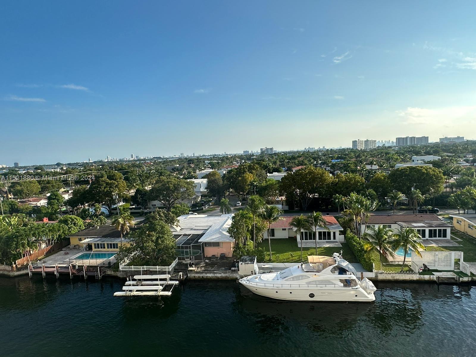 2000 NE 135th St 1004, North Miami, Florida 33181, 2 Bedrooms Bedrooms, ,2 BathroomsBathrooms,Residential,For Sale,2000 NE 135th St 1004,A11521880