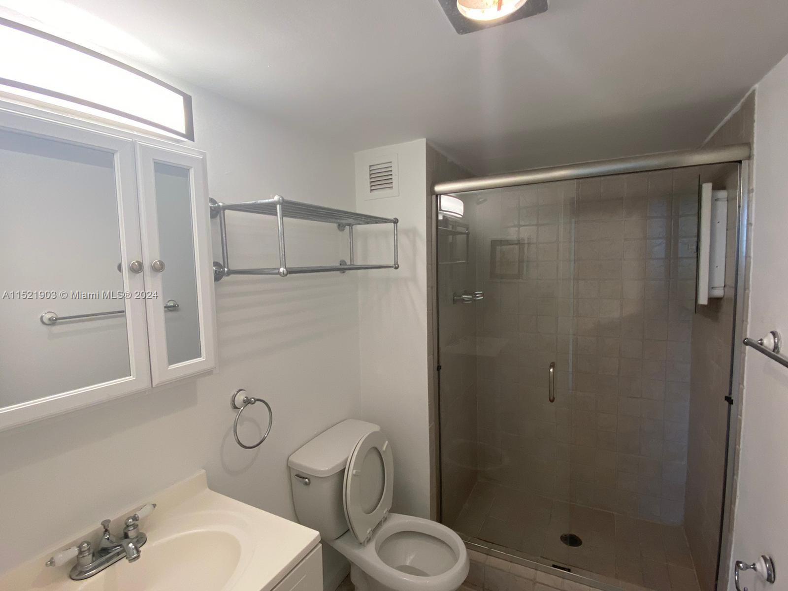 2450 NE 135th St 1012, North Miami, Florida 33181, 2 Bedrooms Bedrooms, ,2 BathroomsBathrooms,Residential,For Sale,2450 NE 135th St 1012,A11521903