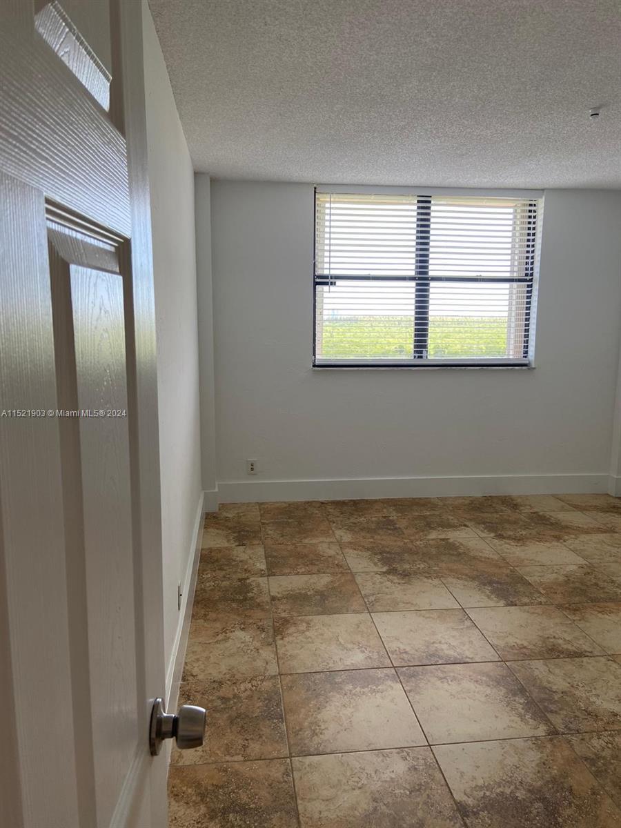 2450 NE 135th St 1012, North Miami, Florida 33181, 2 Bedrooms Bedrooms, ,2 BathroomsBathrooms,Residential,For Sale,2450 NE 135th St 1012,A11521903
