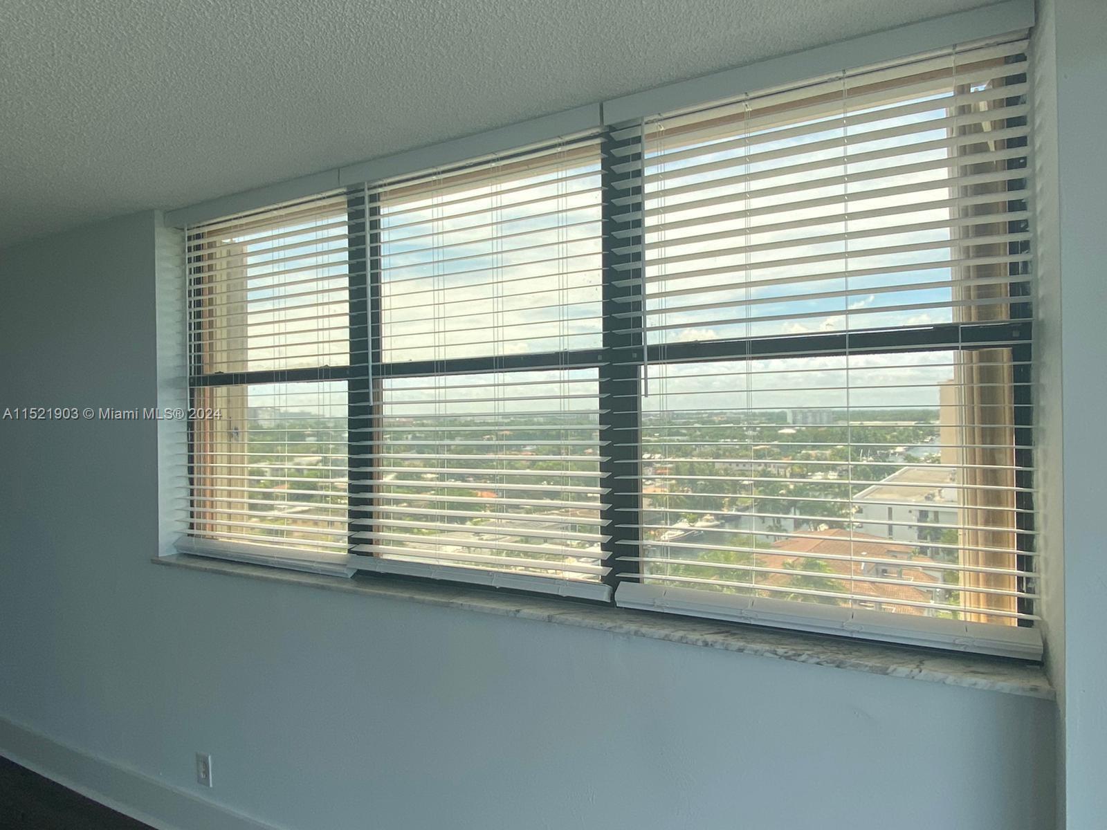 2450 NE 135th St 1012, North Miami, Florida 33181, 2 Bedrooms Bedrooms, ,2 BathroomsBathrooms,Residential,For Sale,2450 NE 135th St 1012,A11521903