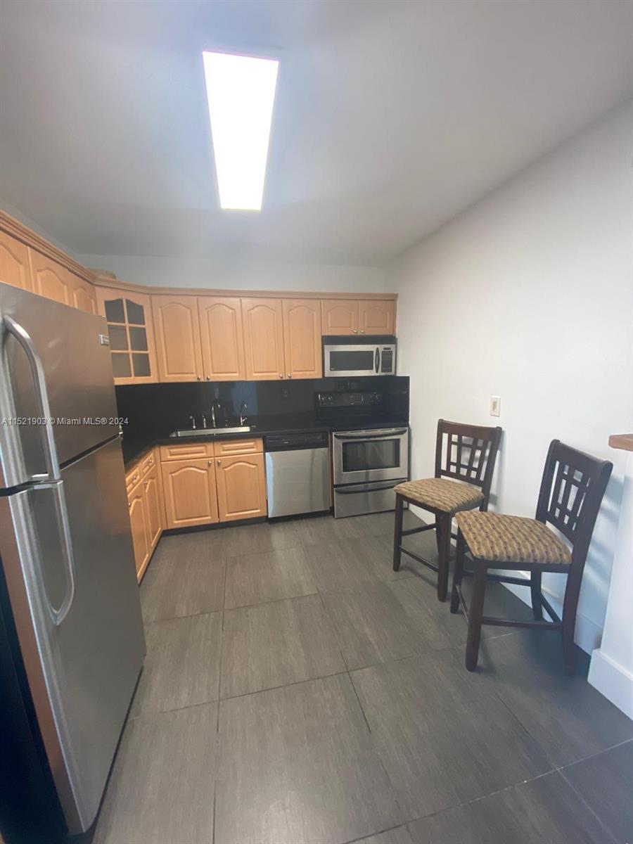 2450 NE 135th St 1012, North Miami, Florida 33181, 2 Bedrooms Bedrooms, ,2 BathroomsBathrooms,Residential,For Sale,2450 NE 135th St 1012,A11521903