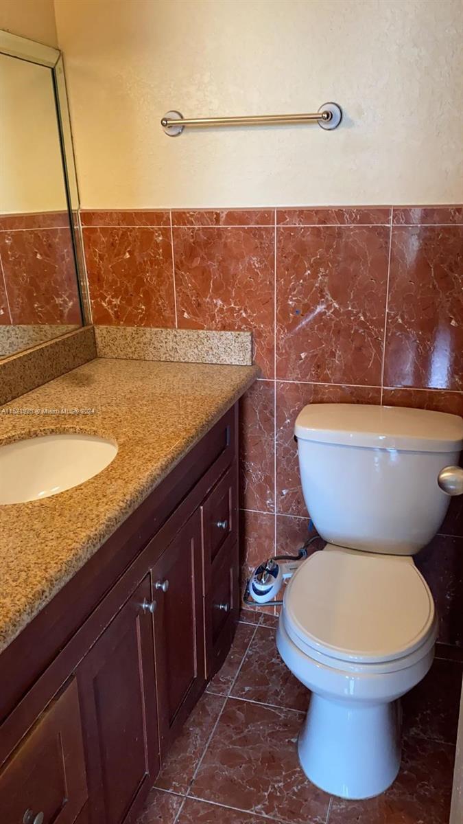 2000 NE 135th St 910, North Miami, Florida 33181, 2 Bedrooms Bedrooms, ,2 BathroomsBathrooms,Residential,For Sale,2000 NE 135th St 910,A11521920