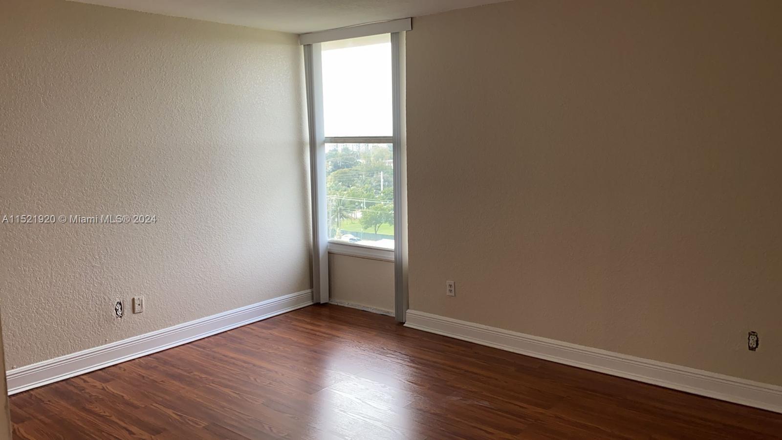 2000 NE 135th St 910, North Miami, Florida 33181, 2 Bedrooms Bedrooms, ,2 BathroomsBathrooms,Residential,For Sale,2000 NE 135th St 910,A11521920