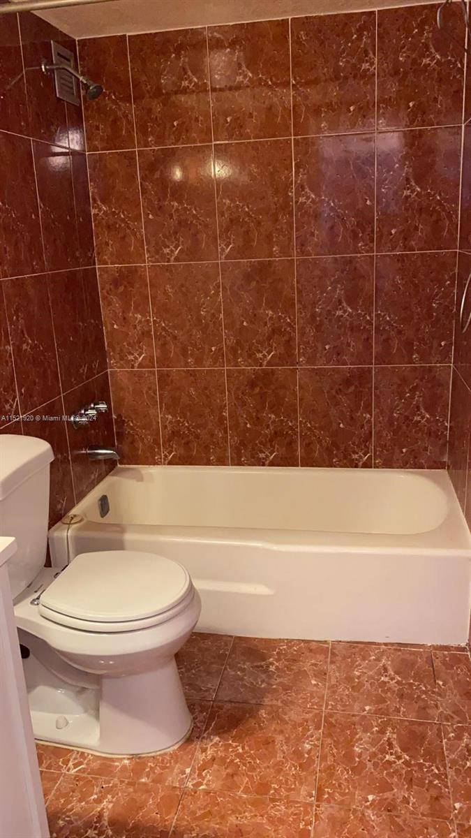 2000 NE 135th St 910, North Miami, Florida 33181, 2 Bedrooms Bedrooms, ,2 BathroomsBathrooms,Residential,For Sale,2000 NE 135th St 910,A11521920