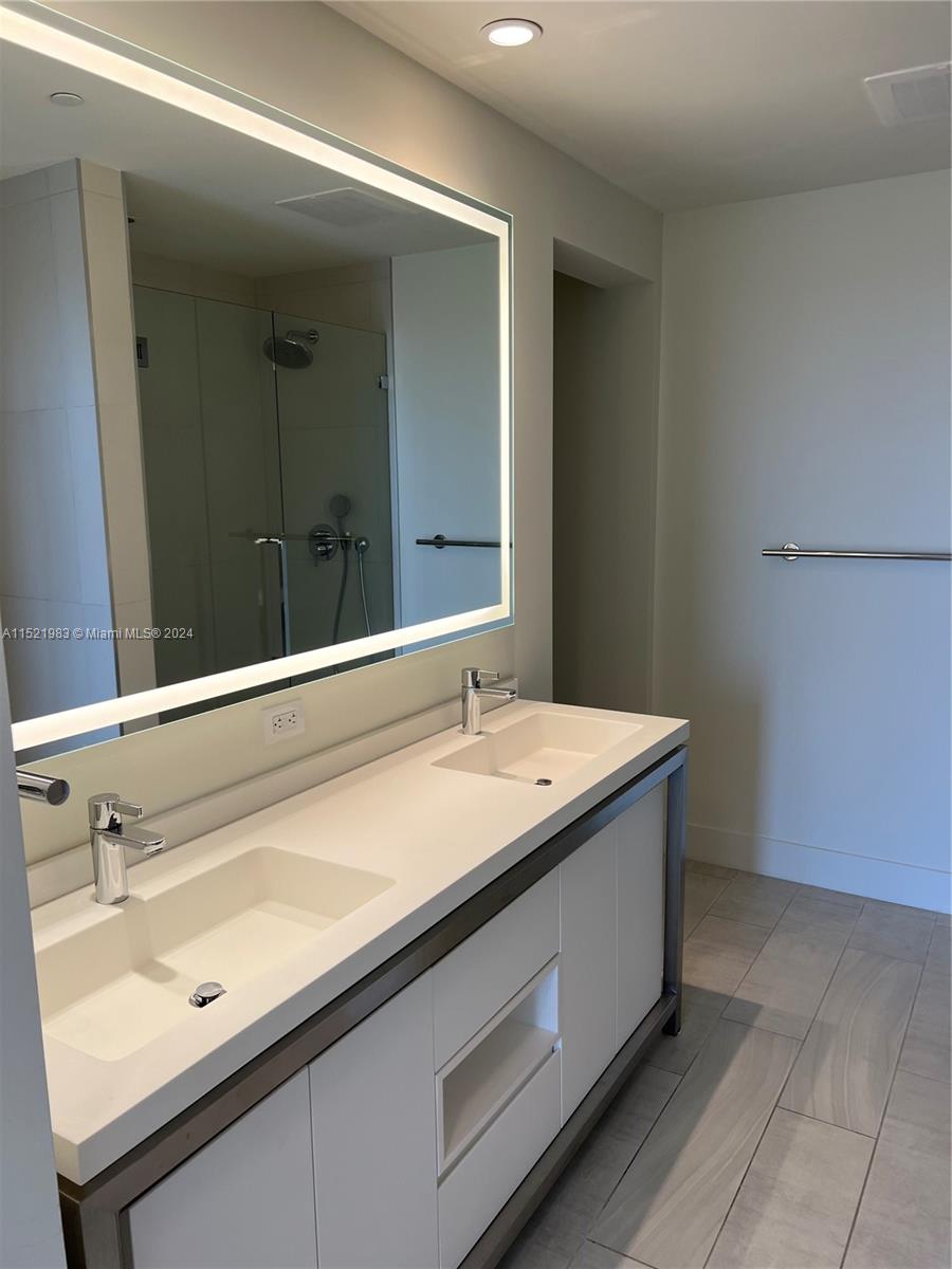 2000 Metropica Way 1001, Sunrise, Florida 33323, 3 Bedrooms Bedrooms, ,3 BathroomsBathrooms,Residential,For Sale,2000 Metropica Way 1001,A11521983