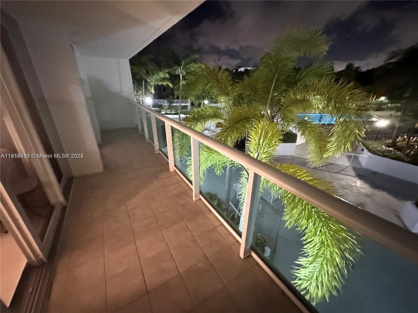 100 Bayview Dr 420, Sunny Isles Beach, Florida 33160, 1 Bedroom Bedrooms, ,1 BathroomBathrooms,Residentiallease,For Rent,100 Bayview Dr 420,A11515193