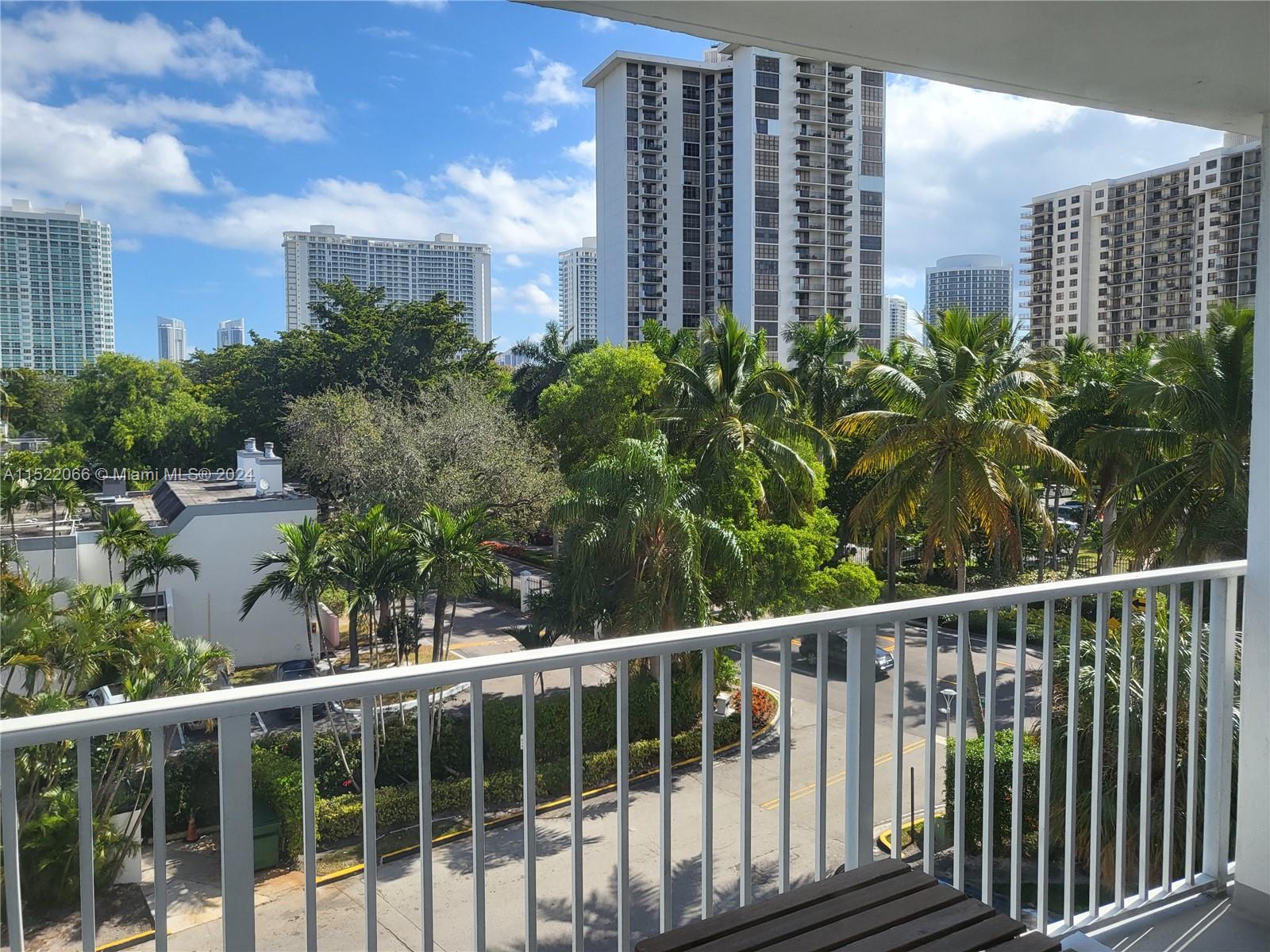 2851 NE 183rd St 411E, Aventura, Florida 33160, 1 Bedroom Bedrooms, ,1 BathroomBathrooms,Residential,For Sale,2851 NE 183rd St 411E,A11522066