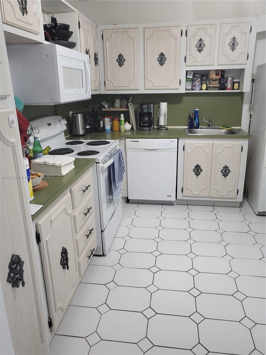 2851 NE 183rd St 411E, Aventura, Florida 33160, 1 Bedroom Bedrooms, ,1 BathroomBathrooms,Residential,For Sale,2851 NE 183rd St 411E,A11522066