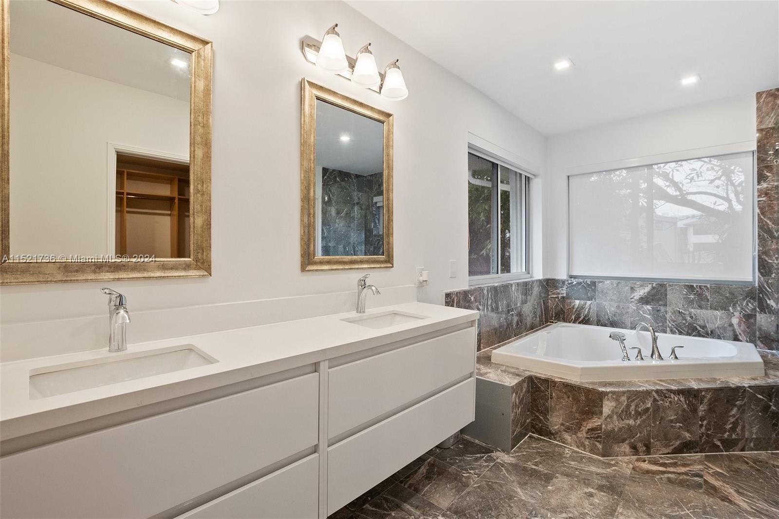 247 Bal Bay Dr, Bal Harbour, Florida 33154, 4 Bedrooms Bedrooms, ,4 BathroomsBathrooms,Residential,For Sale,247 Bal Bay Dr,A11521736