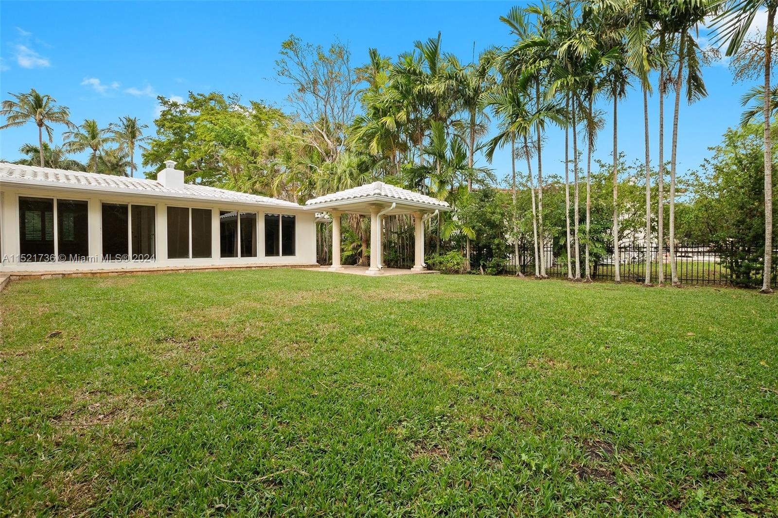 247 Bal Bay Dr, Bal Harbour, Florida 33154, 4 Bedrooms Bedrooms, ,4 BathroomsBathrooms,Residential,For Sale,247 Bal Bay Dr,A11521736