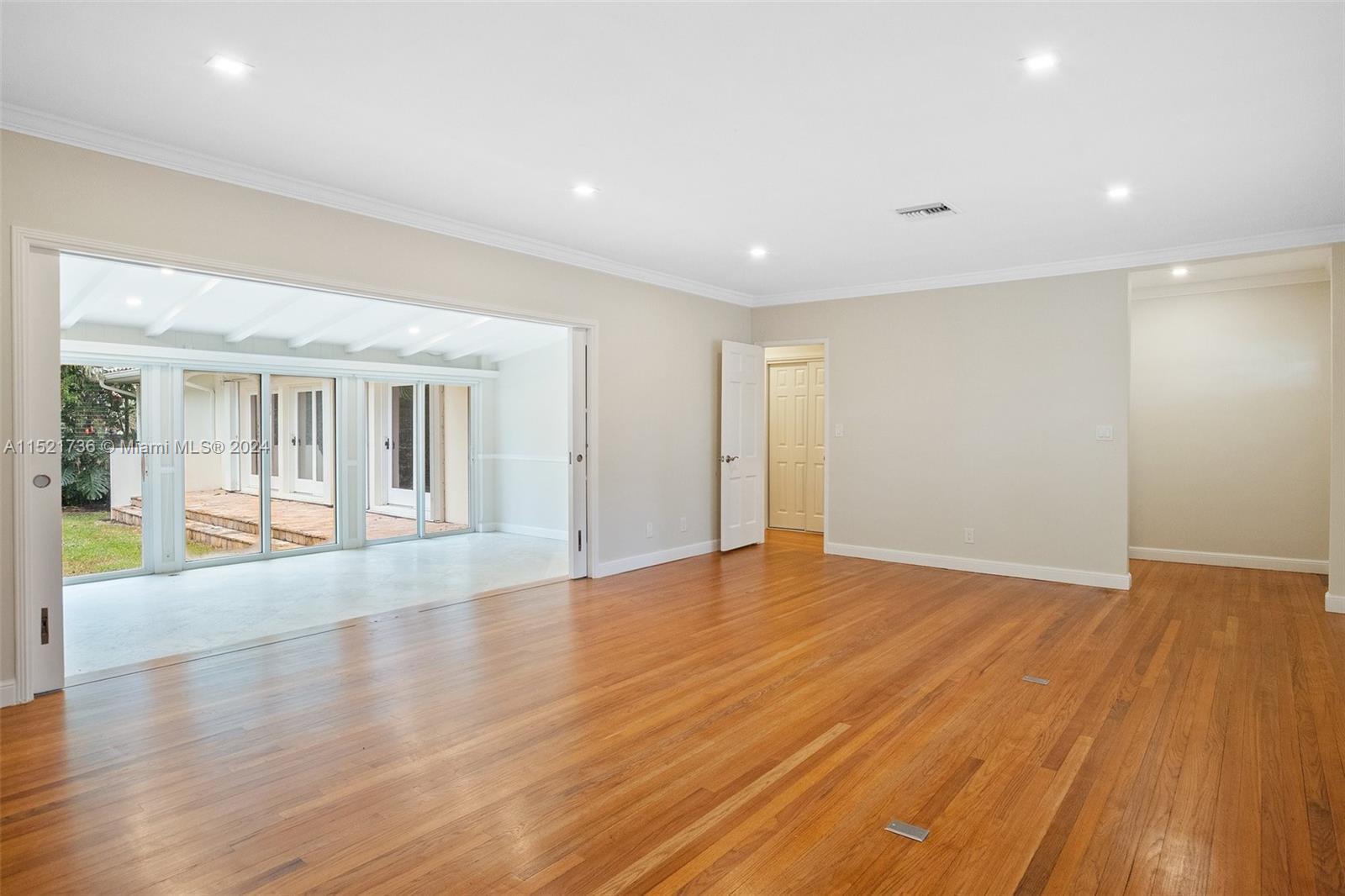 247 Bal Bay Dr, Bal Harbour, Florida 33154, 4 Bedrooms Bedrooms, ,4 BathroomsBathrooms,Residential,For Sale,247 Bal Bay Dr,A11521736